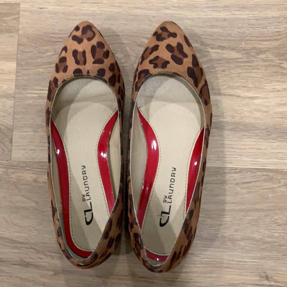 Chinese laundry leopard pumps